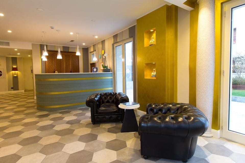 Hotel Al Campanile - Luxury Suites & Apartments Hotel in Baveno