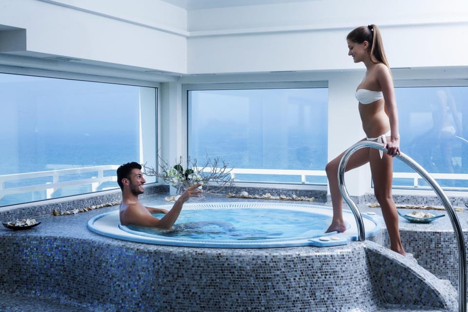 Hotel Adlon - FRONTE MARE Hotel in Riccione