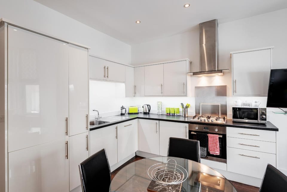 Strathmore House Apartments Hotel in Plymouth
