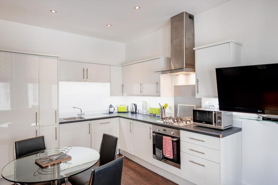 Strathmore House Apartments Hotel in Plymouth