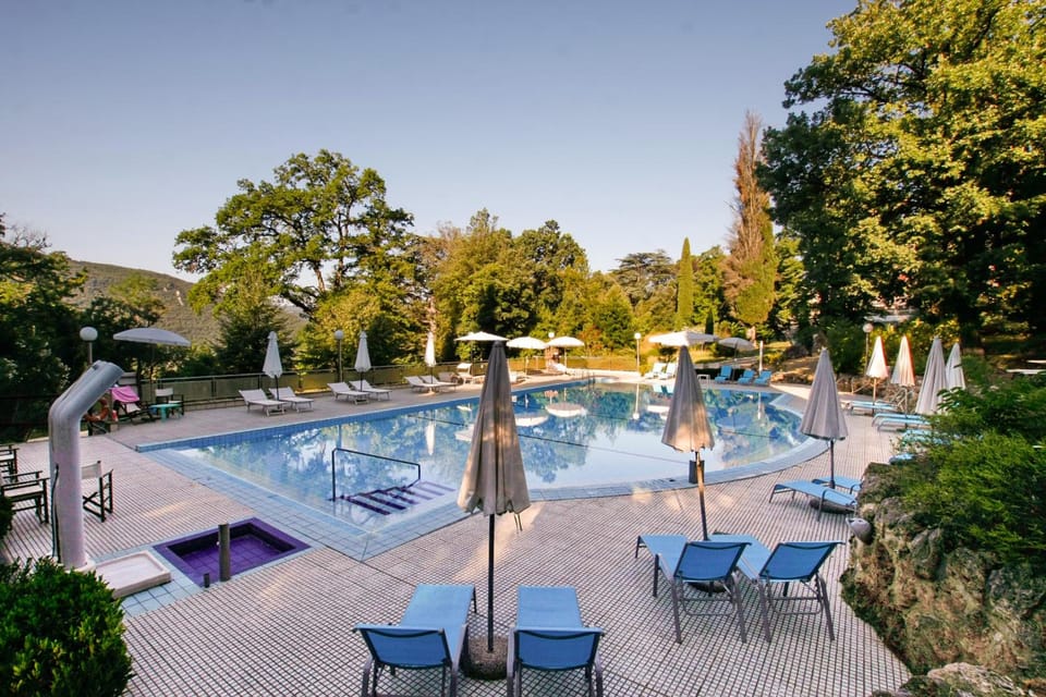 Swimming pool