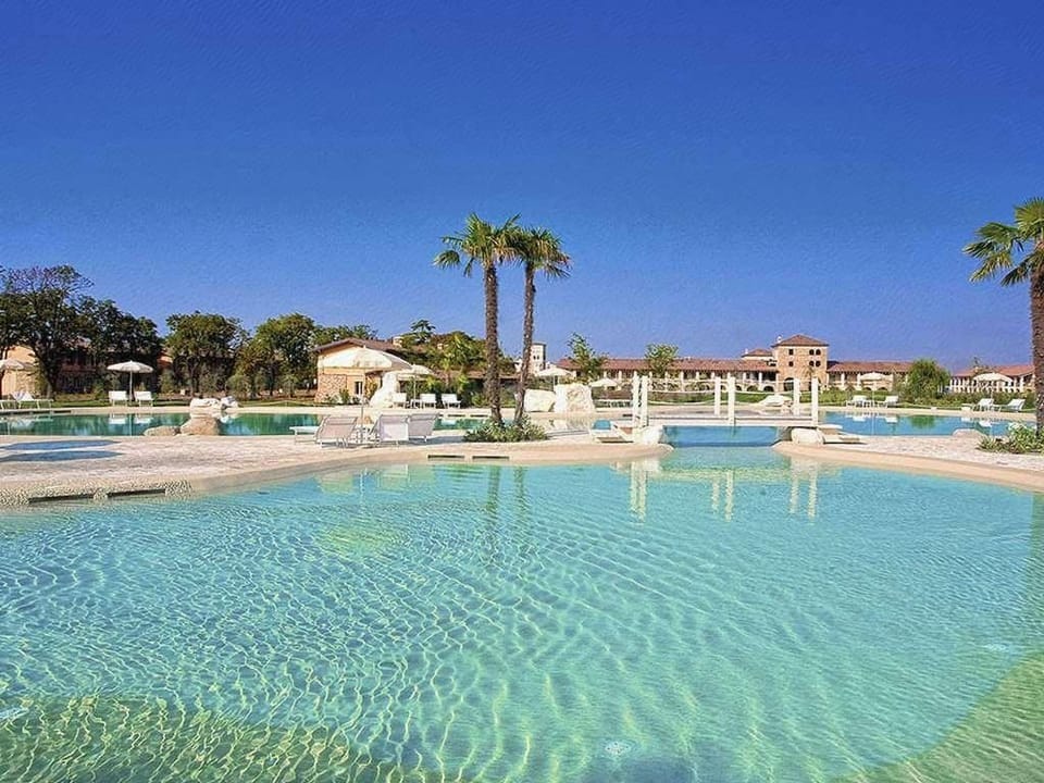 Garda Apartments San Vigilio Golf Apartment hotel in Province of Brescia
