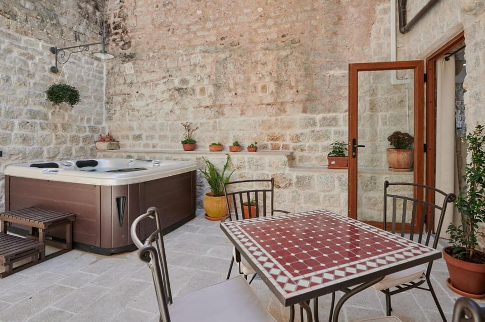 Villa Kudelik - Stone Story Hotel in Trogir