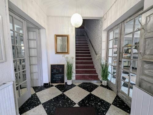 L'Aiguebelle Hotel in Provence-Alpes-Côte d'Azur