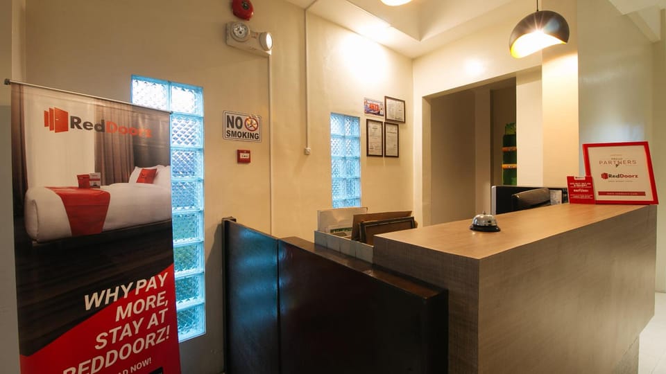 RedDoorz @ Golite Old Albay Hotel in Bicol
