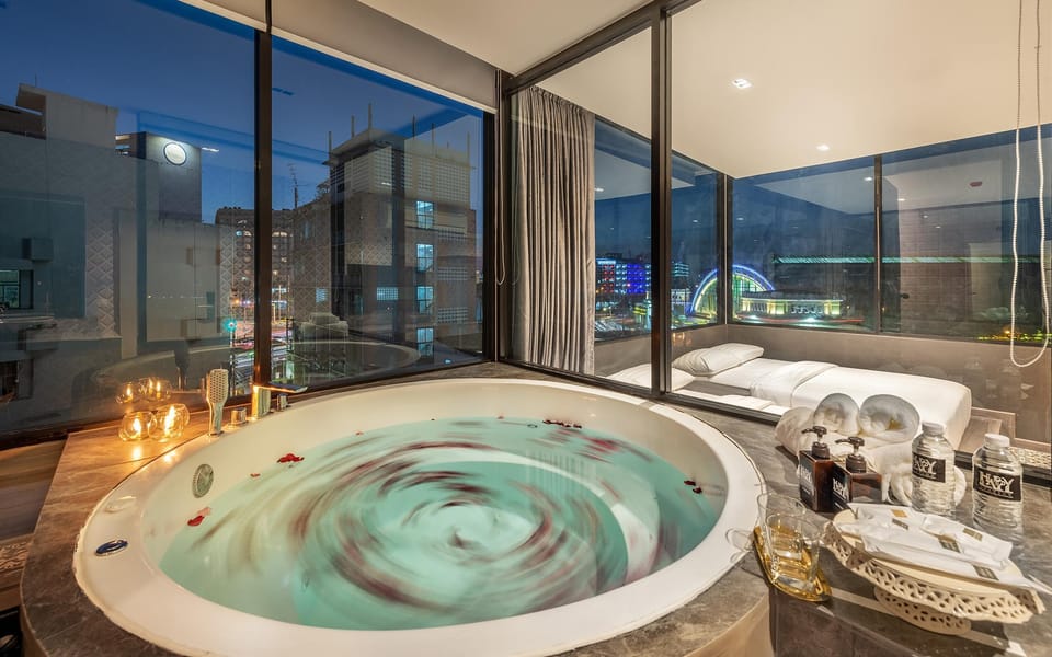 Bathtub