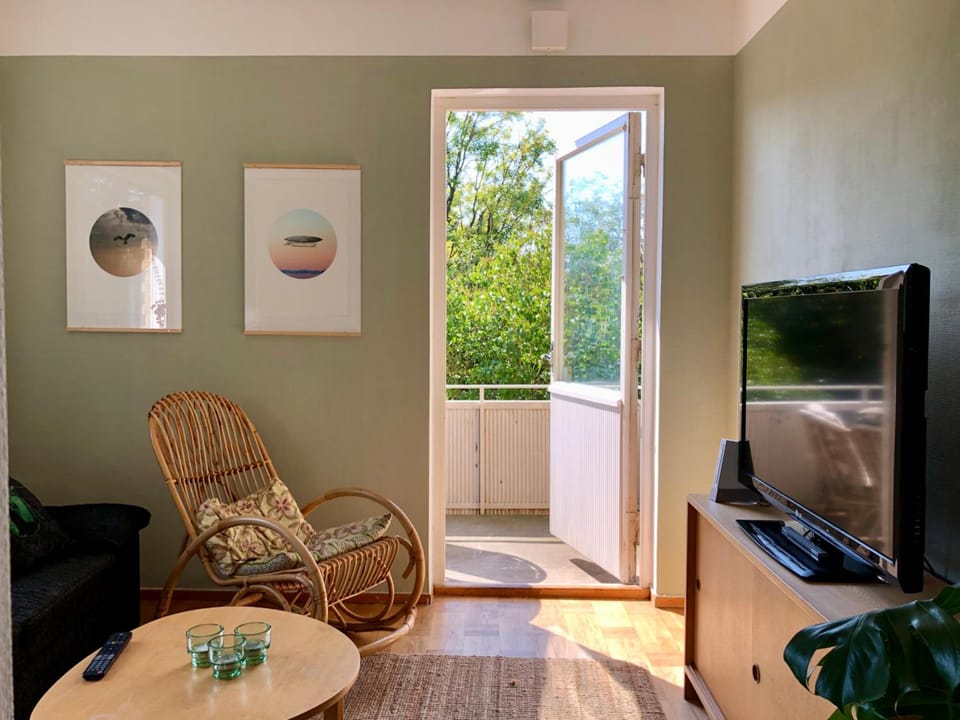 Shared lounge/TV area