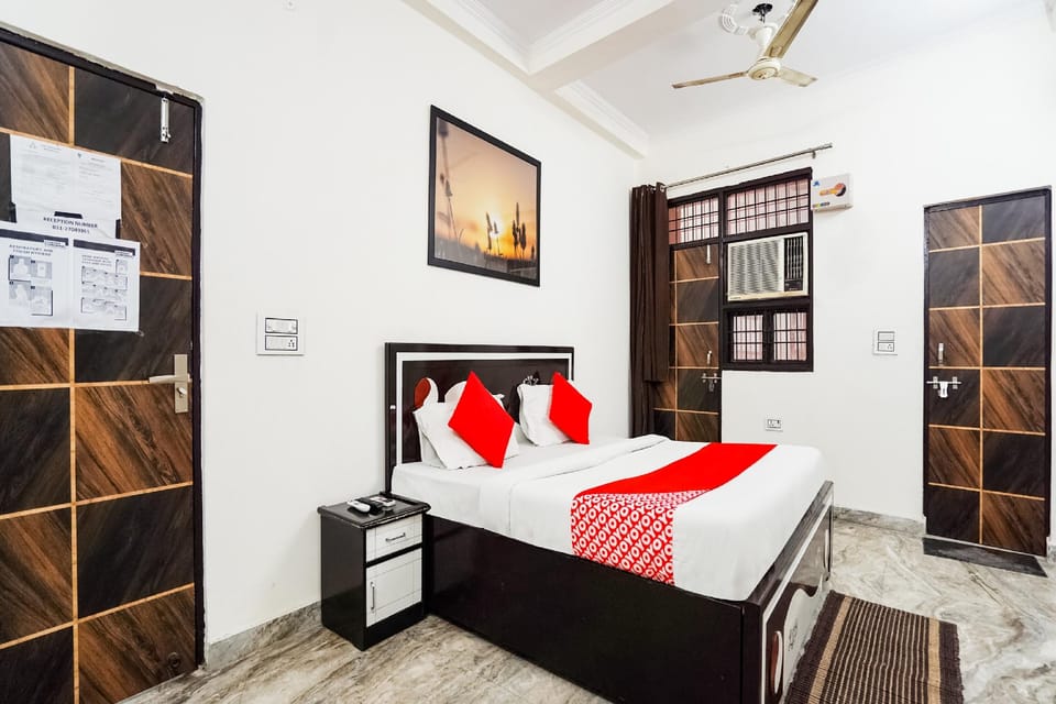 OYO Flagship 69520 Amazing Stays Near M2k Cinemas Rohini Hotel in Delhi