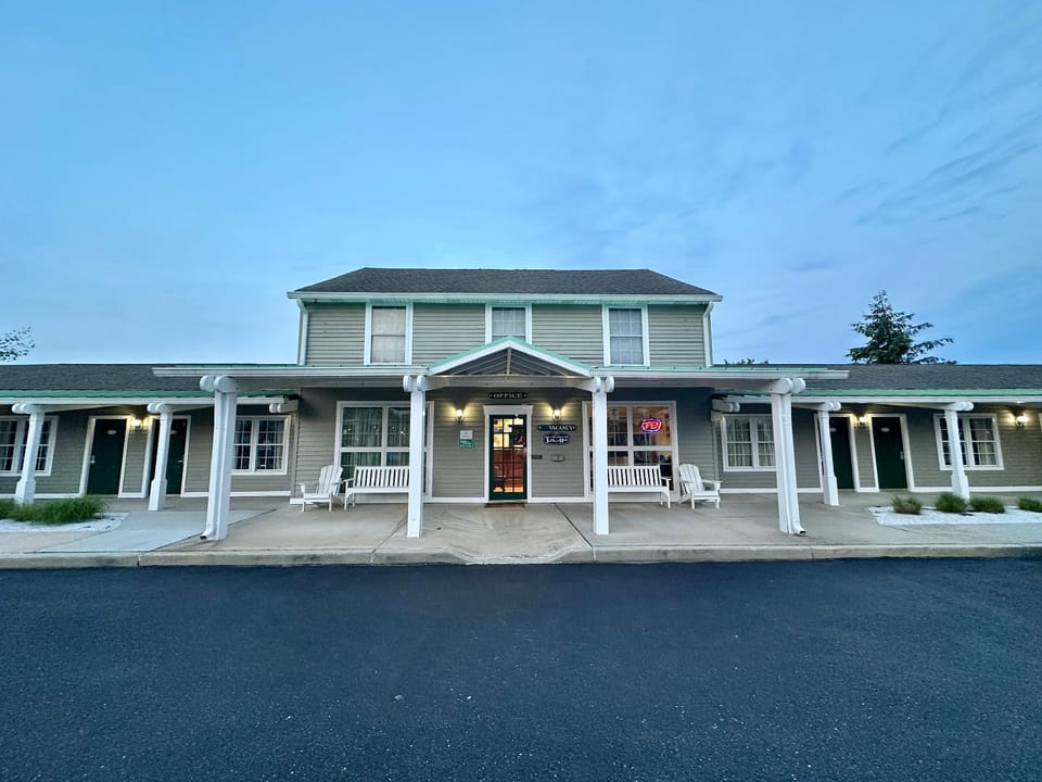 Sea Girt Lodge Motel in Brick