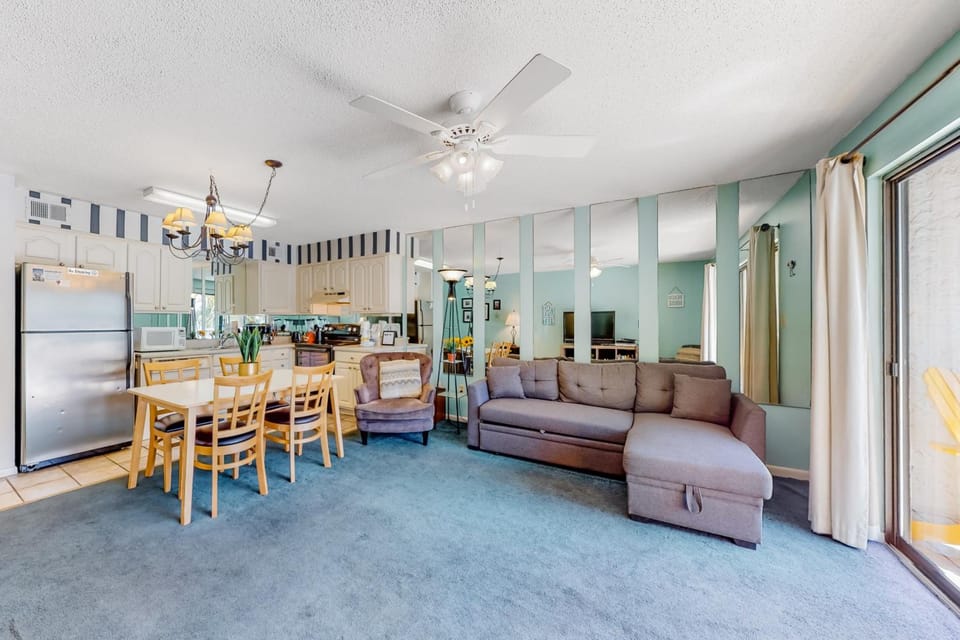 Seaside Beach & Racquet Club 2204 Hotel in Orange Beach