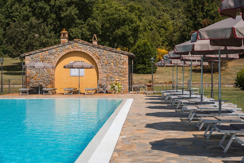 Hotel Casolare Le Terre Rosse Hotel in Tuscany