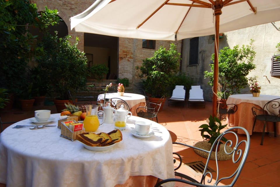 Boutique Historic Hotel L'Antico Pozzo in San Gimignano Hotel in San Gimignano