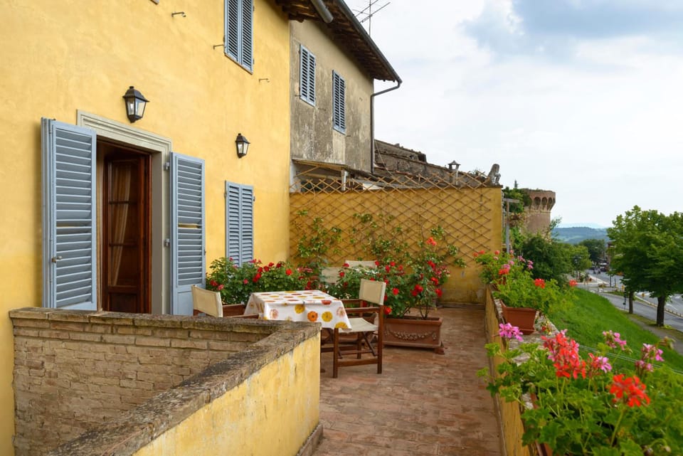 B&B Palazzo Al Torrione 2 Hotel in San Gimignano