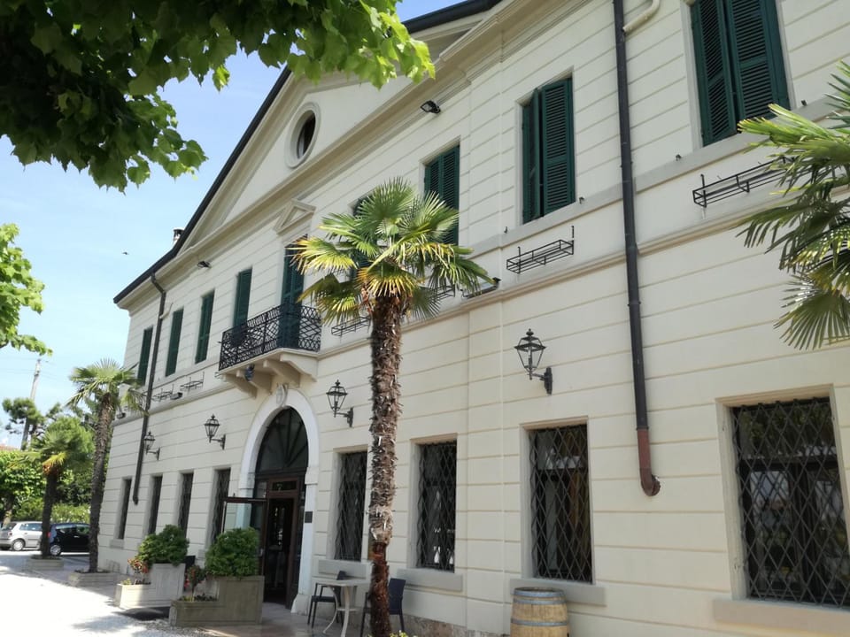 Hotel Dogana Hotel in Sirmione