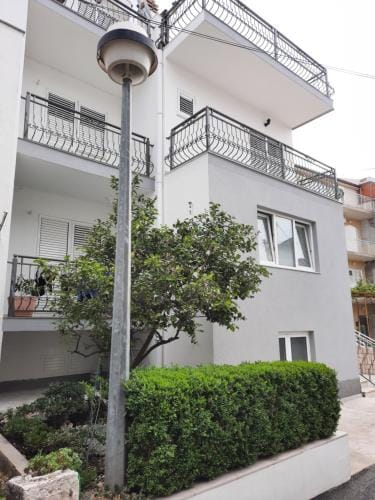 Apartments Rose Loboja Hotel in Makarska