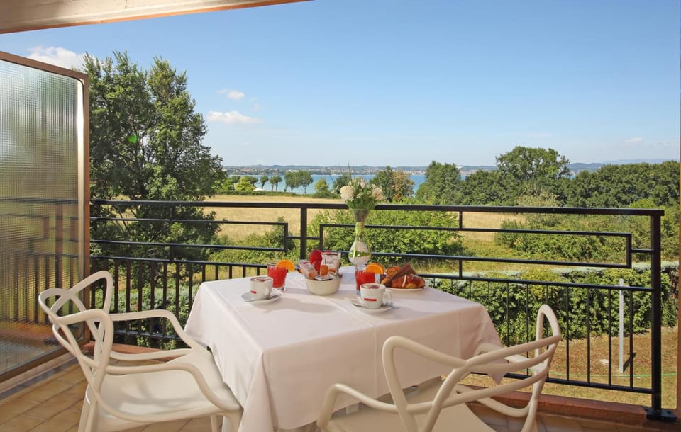 Hotel Residence Holiday Hotel in Sirmione