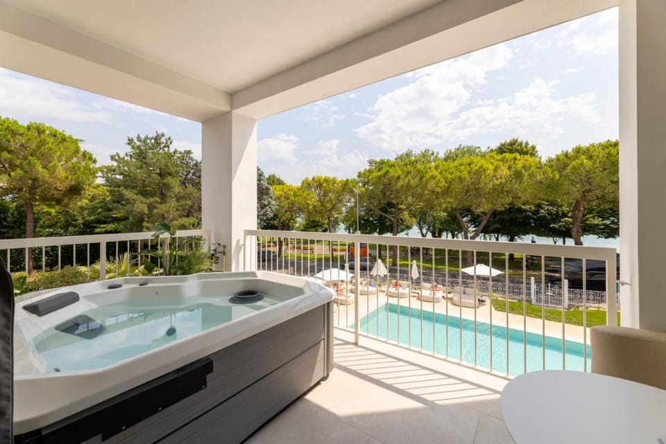 Hot tub