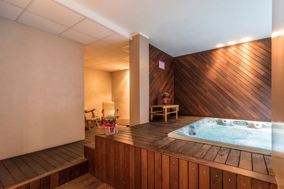 Hot tub
