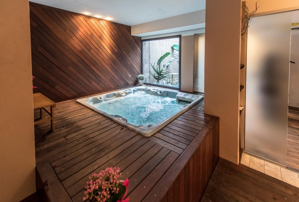 Hot tub