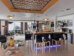 Bar/lounge