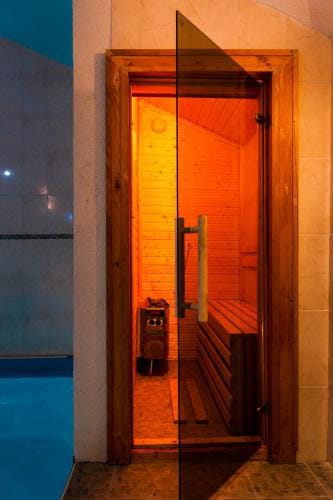Hotel Cider&Squash, Grncarska 8, Prnjavor Hotel in Serbia