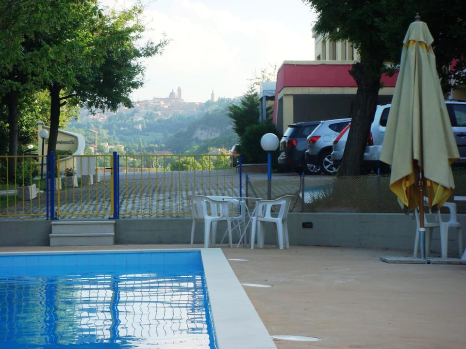 Hotel La Meridiana Hotel in Marche