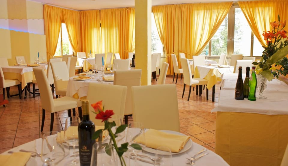Hotel La Meridiana Hotel in Marche