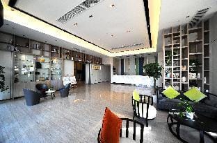 Atour Hotel Nanjing Gulou Xuanwuhu South Road Hotel in Nanjing