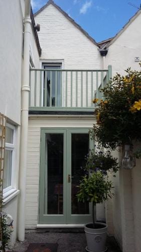 AROHA Hotel in Glastonbury