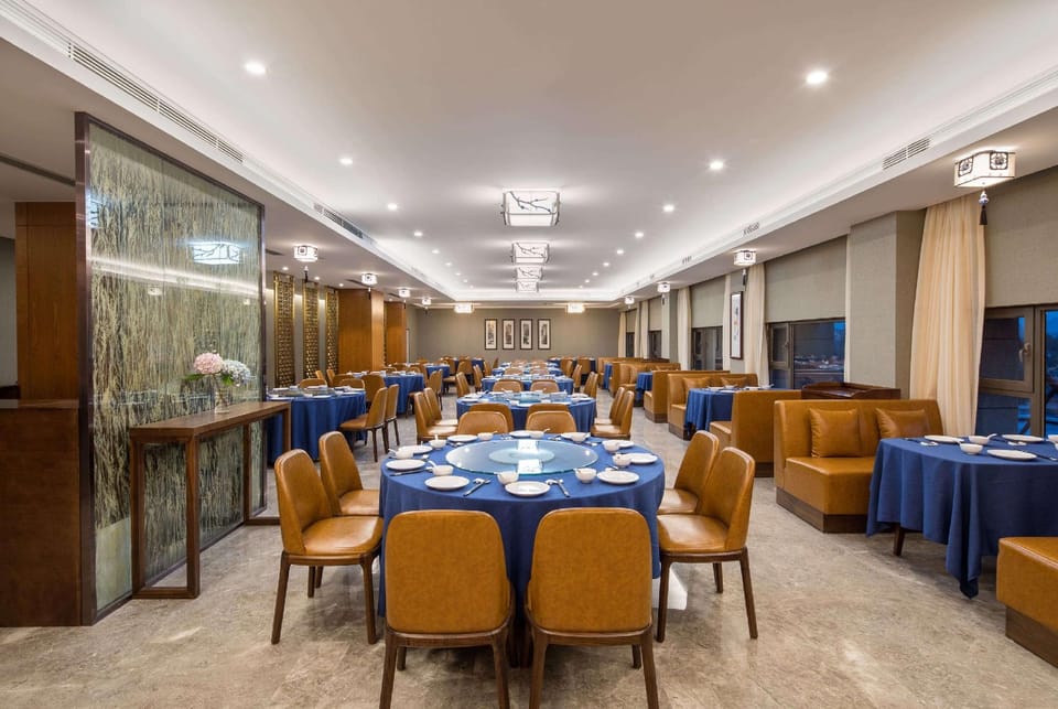 Ramada Encore by Wyndham Wuhan Caidian Hotel in Wuhan