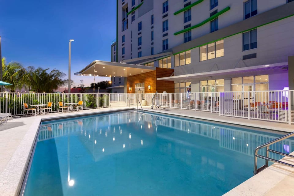 Swimming pool