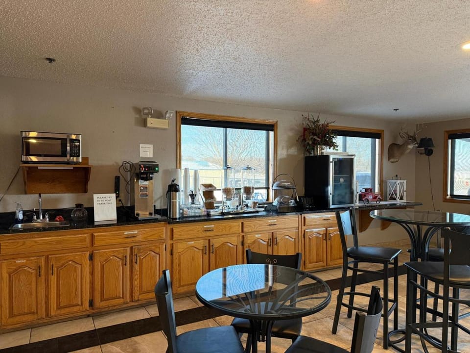 Cassville Four Seasons Inn & Suites Hotel in Ozark Mountains