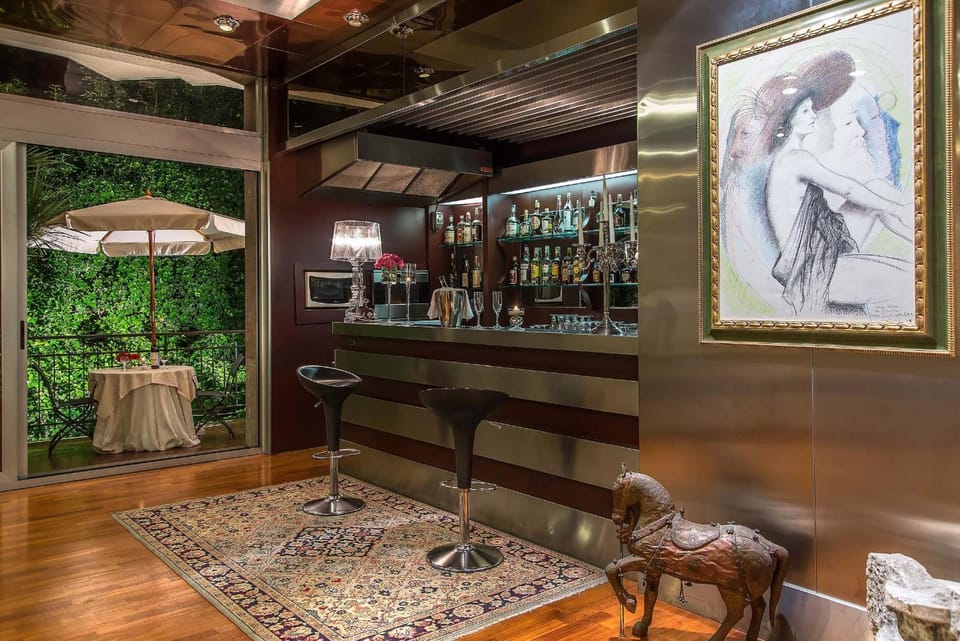 Bar/lounge