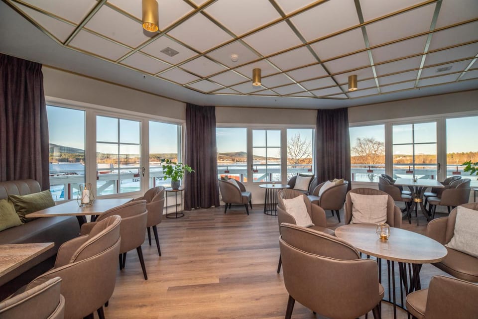 Bar/lounge