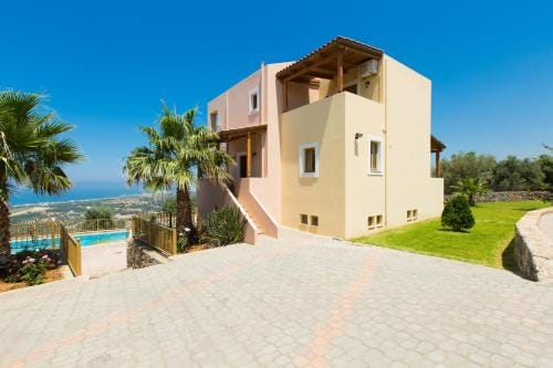 Maroulas Villas Ioanna & Stavros, Private Pools, BBQ & SeaView, By ThinkVilla Hotel in Rethymno