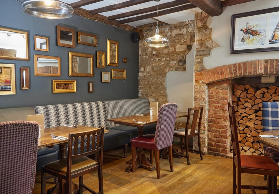 Red Lion Hotel by Greene King Inns Hotel in Cherwell District