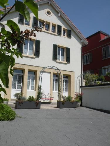 Guest house - Maison d'hotes "Relais des Saars" Hotel in Neuchâtel