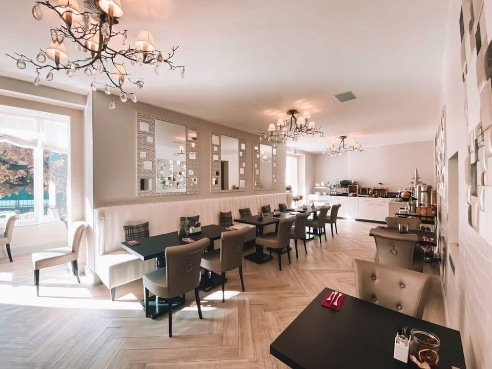 Hotel Le White - Le 42 Restaurant Hotel in Haute-Savoie