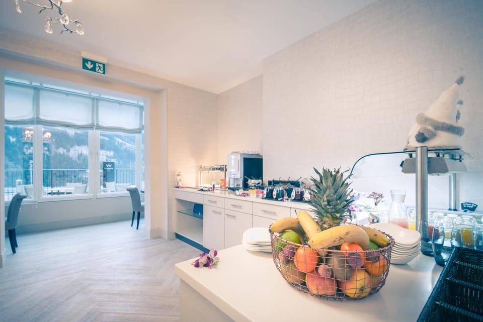 Hotel Le White - Le 42 Restaurant Hotel in Haute-Savoie