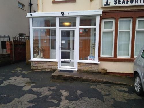 Seaforth Guest House - Pleasure Beach Hotel in Blackpool