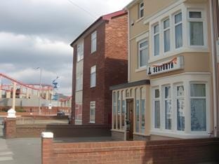 Seaforth Guest House - Pleasure Beach Hotel in Blackpool