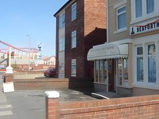 Seaforth Guest House - Pleasure Beach Hotel in Blackpool