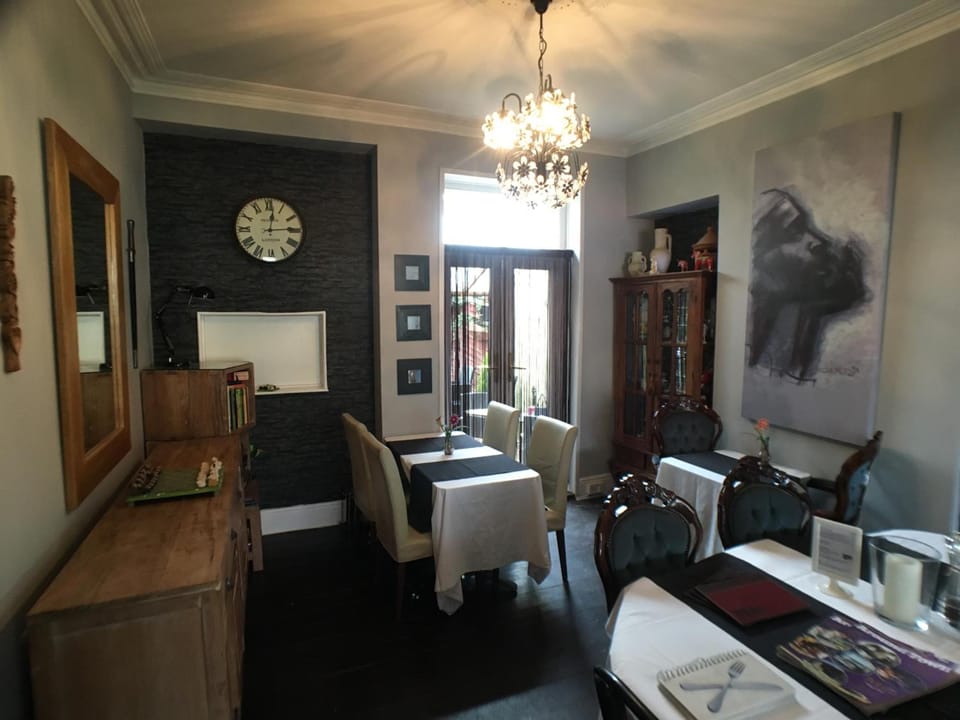 Ty Rosa Rooms Hotel in Cardiff