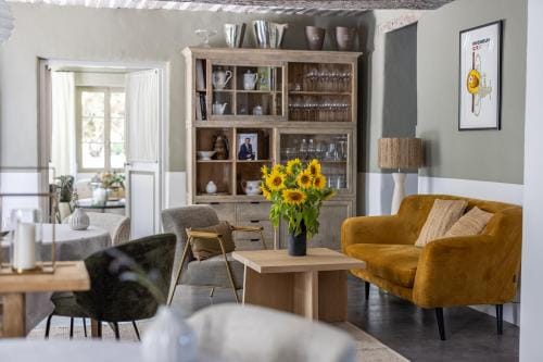Le Mas Les Eydins Hotel in Bonnieux