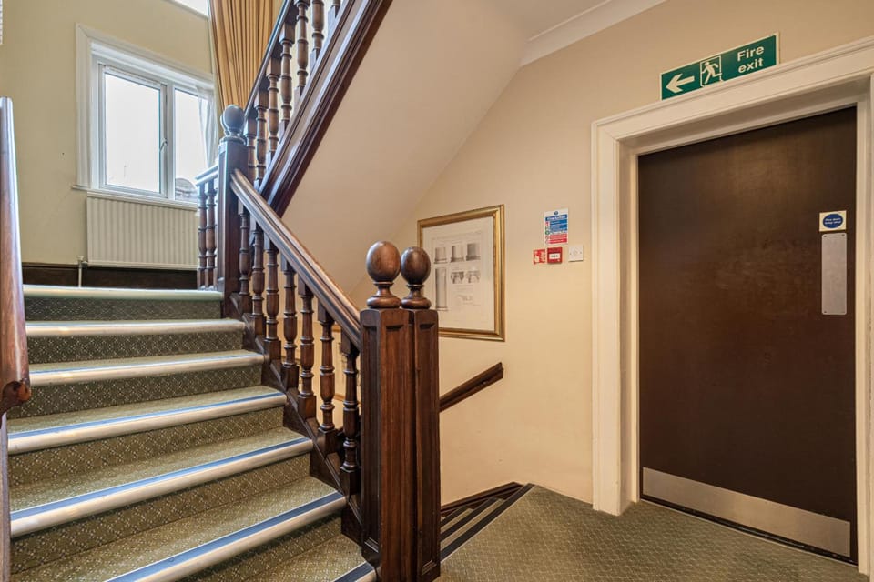 Barrington Lodge Lodge in Crawley