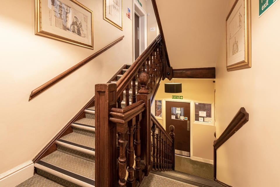 Barrington Lodge Lodge in Crawley