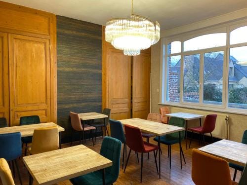 A La Villa Perroy les chambres sont spacieuses et les petit-dejeuners offerts Hotel in Dunkirk