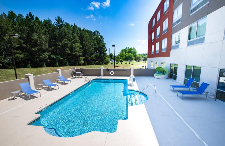 Holiday Inn Express & Suites Greenwood North By IHG Hotel in Lake Greenwood