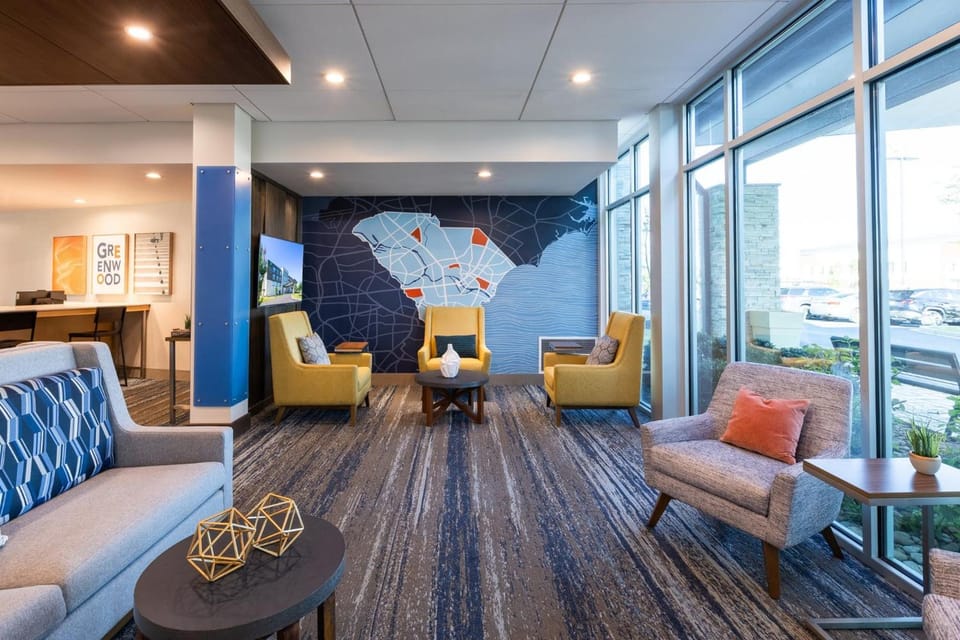 Holiday Inn Express & Suites Greenwood North By IHG Hotel in Lake Greenwood