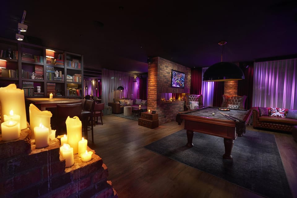 Bar/lounge